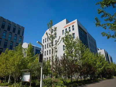 (dng)@2000fA݆ͶYעһȫ̑B(ti)䇽늳аl(f)a(chn)I(y)