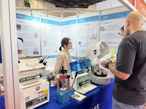 Y혿Ƽٴ@GϰARAB LAB LIVEչF