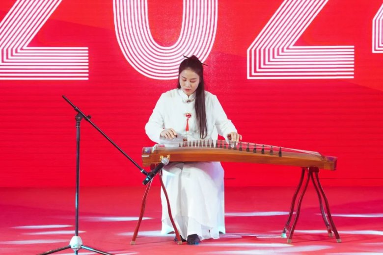 165525_085899_gsdt.jpg 165525_085899_gsdt.jpg